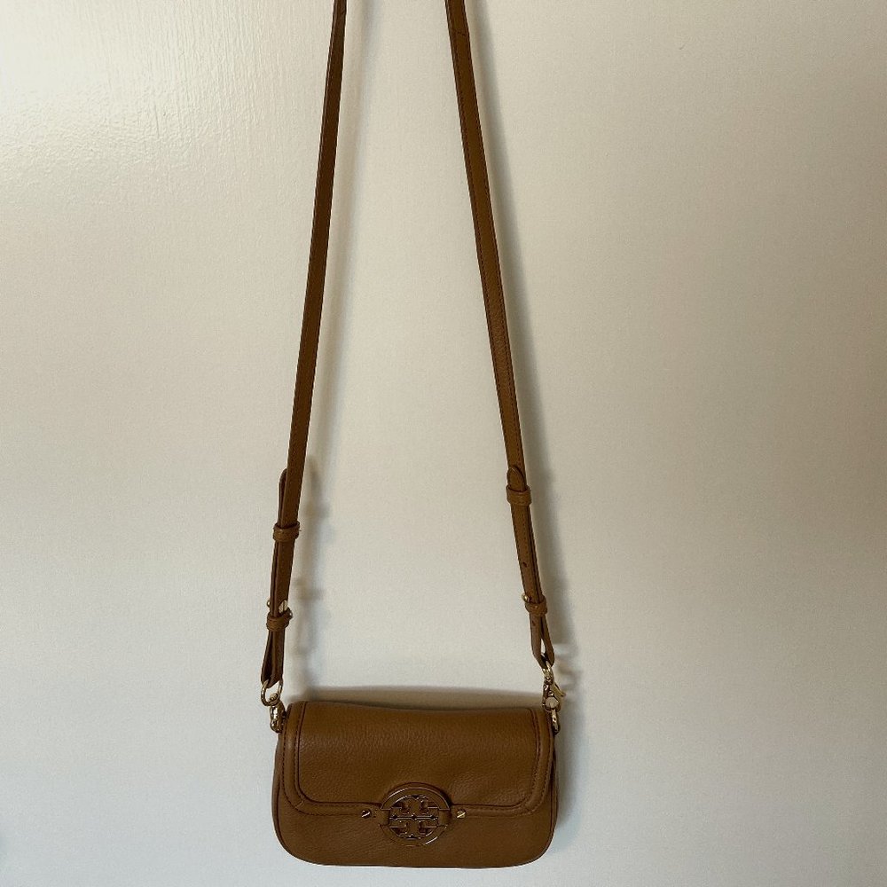 Tory Burch Amanda Tan Leather Crossbody Bag - Picture 4 of 4